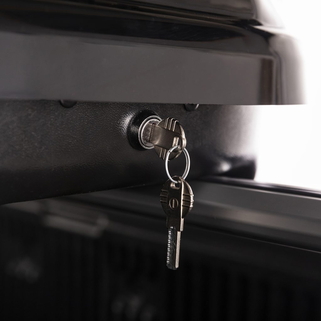 Εικόνα 7 από 16 — Menabo – Μπαγκαζιέρα Οροφής Diamond 450 Black σε Μαύρο Χρώμα με Γυαλιστερή Υφή – 1 τεμ. (8150/MB)