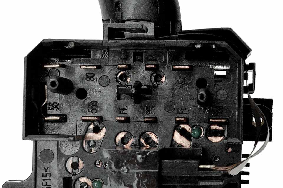Εικόνα 5 από 5 — ΔΙΑΚΟΠΤΗΣ ΛΕΒΙΕΣ ΦΩΤΩΝ ΦΛΑΣ ΚΑΙ ΤΙΜΟΝΙΟΥ CRUISE CONTROL ΓΙΑ VW PASSAT/GOLF 1996 / BORA 1998+ / SKODA OCTAVIA 1996+