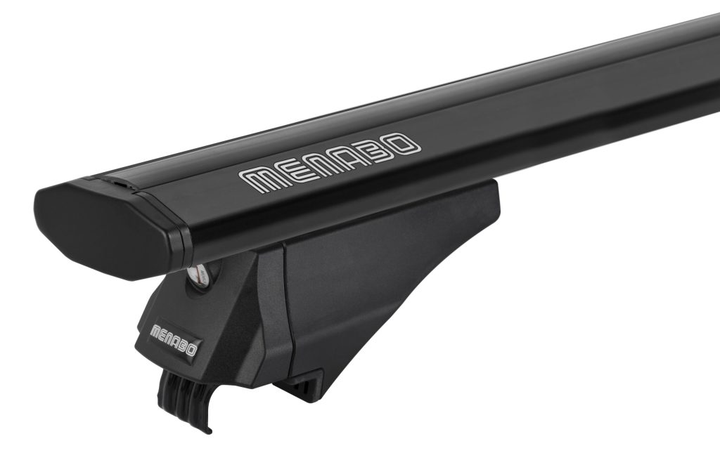 Εικόνα 2 από 4 — MENABO ΜΠΑΡΕΣ ΟΡΟΦΗΣ ΑΛΟΥΜΙΝΙΟΥ LEOPARD XL BLACK 135 cm ΣΕ ΜΑΥΡΟ ΧΡΩΜΑ ΓΙΑ Chery Tiggo 3 / J11 / Ruihu 5 doors 2013> ME FLUSH RAILS – 2 ΤΕΜ. (12360/MB)