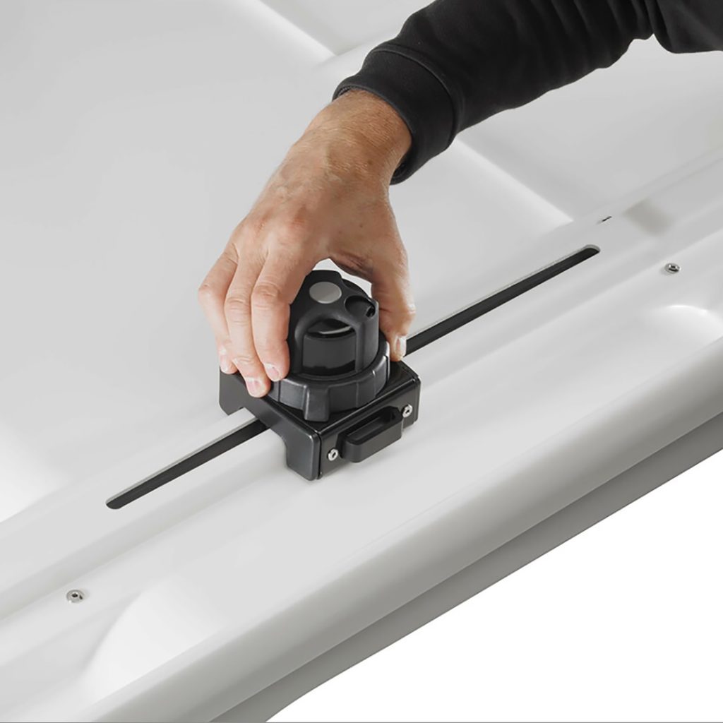 Εικόνα 3 από 5 — ΜΠΑΓΚΑΖΙΕΡΑ 500L FULL-SIZE WB753 WHISPBAR / YAKIMA ΑΣΗΜΙ ΓΥΑΛΙΣΤΕΡΗ