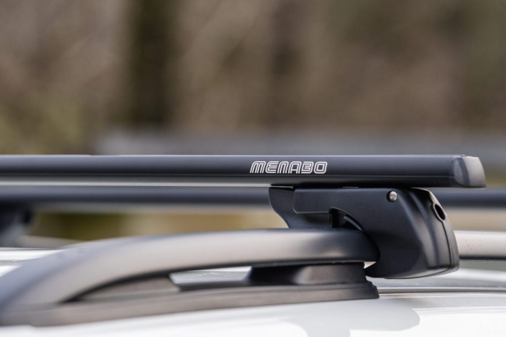 Εικόνα 4 από 9 — Menabo – Μπάρες Οροφής Αλουμινίου Sherman Black 120 cm Μαύρο για Subaru XV / Crosstrek 12/2022 >  5πορτο / SUV με Raised Rails – 2 τεμ. (12280/MB)